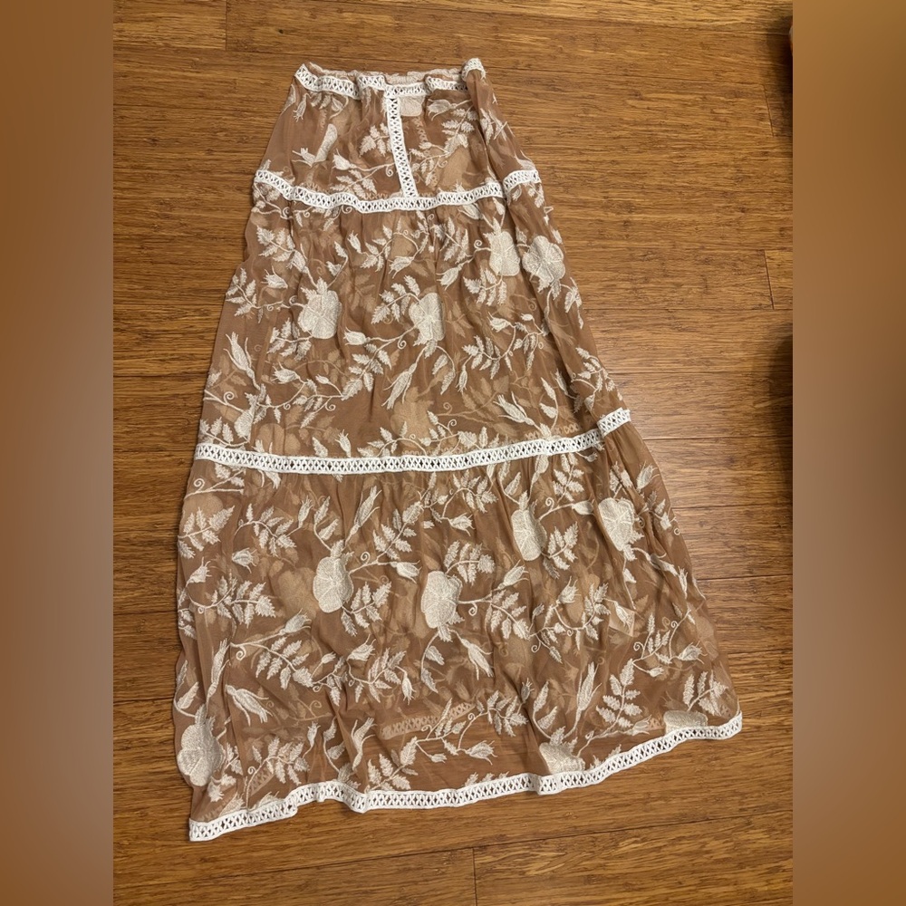 GUC FOR LOVE AND LEMONS LACE SHEER SKIRT